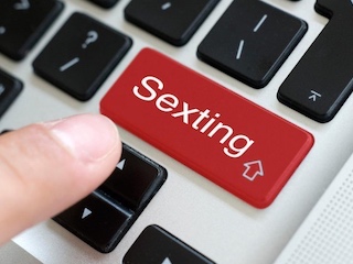 web-41-sexting