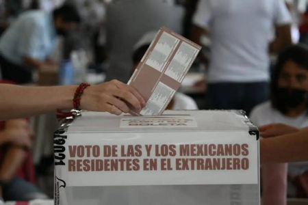 Mexicanos residentes en el extranjero han empezado a emitir su voto