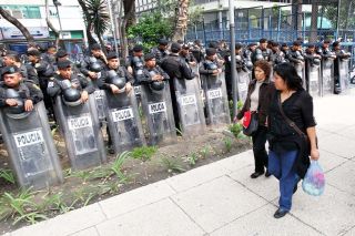 POLICIAS