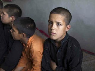 interbreves2- niños afganos-web