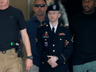 interbreve 1 Bradley Manning-web