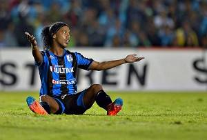 Ronaldinho-Gallos Blancos MILIMA20141220 0160 8