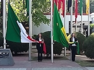 Fut-int Izan Banderas de Mexico y Brasil