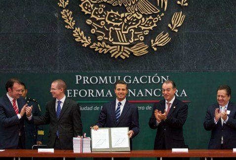 Enrique-Pena-Nieto-promulgacion-financiera MILIMA20140109 0260 11